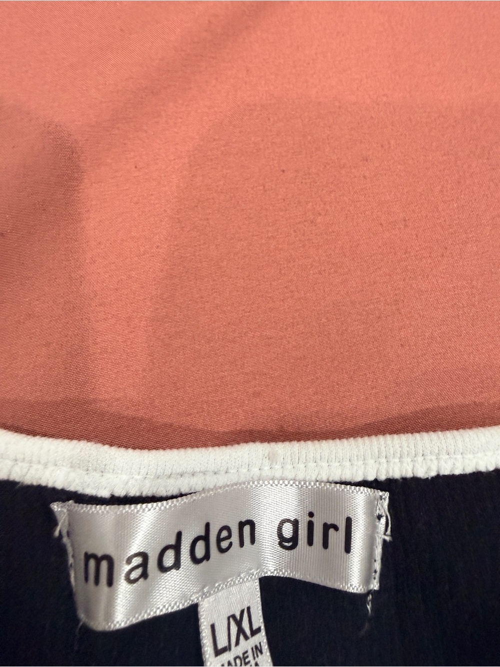 Madden Girl Black Contrast Trim Crop Top - Picture 5 of 7